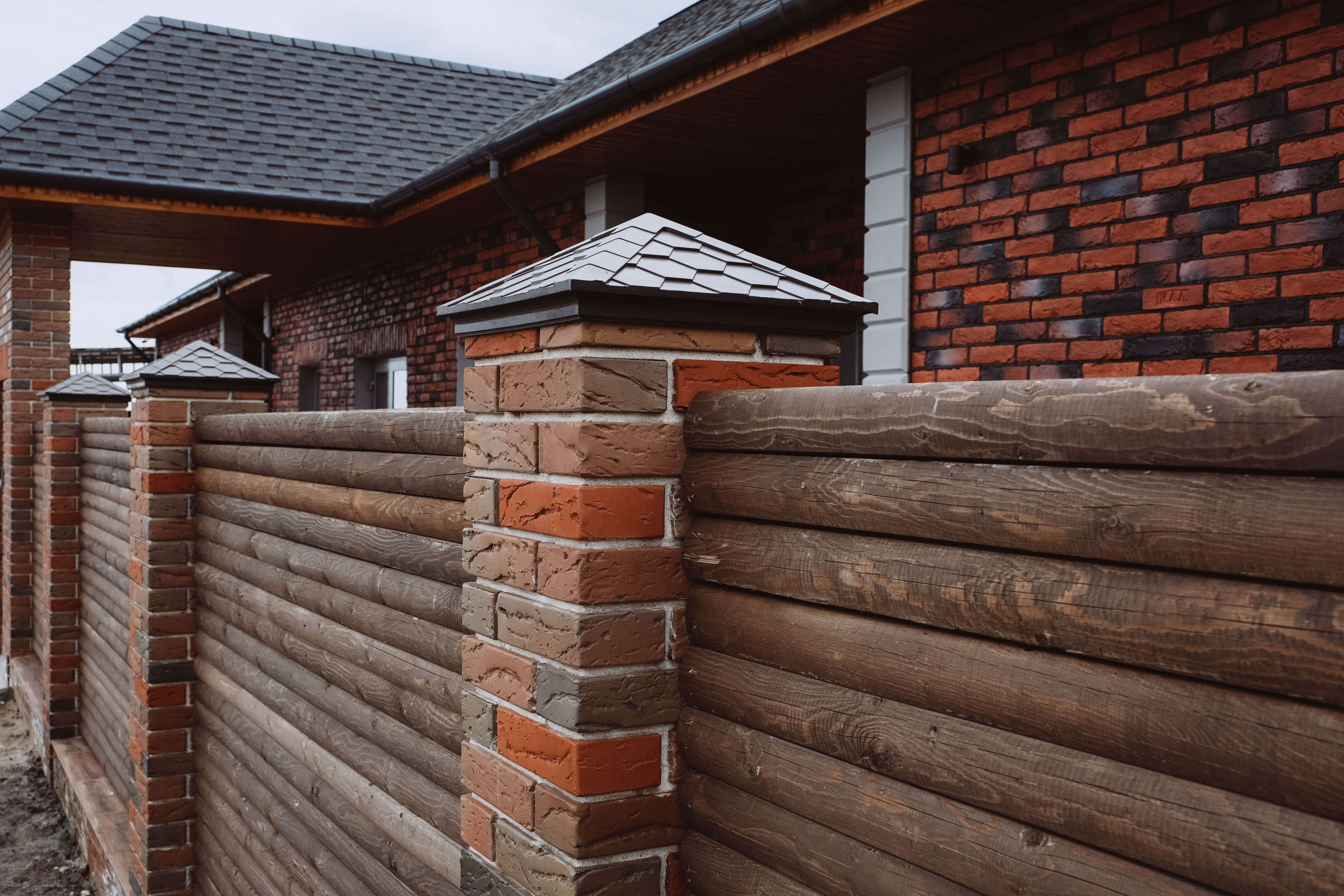 Колпак Zking Эверест Коричневый на столб 1.5х1.5 кирпича (390х390мм) в Салехарде фото