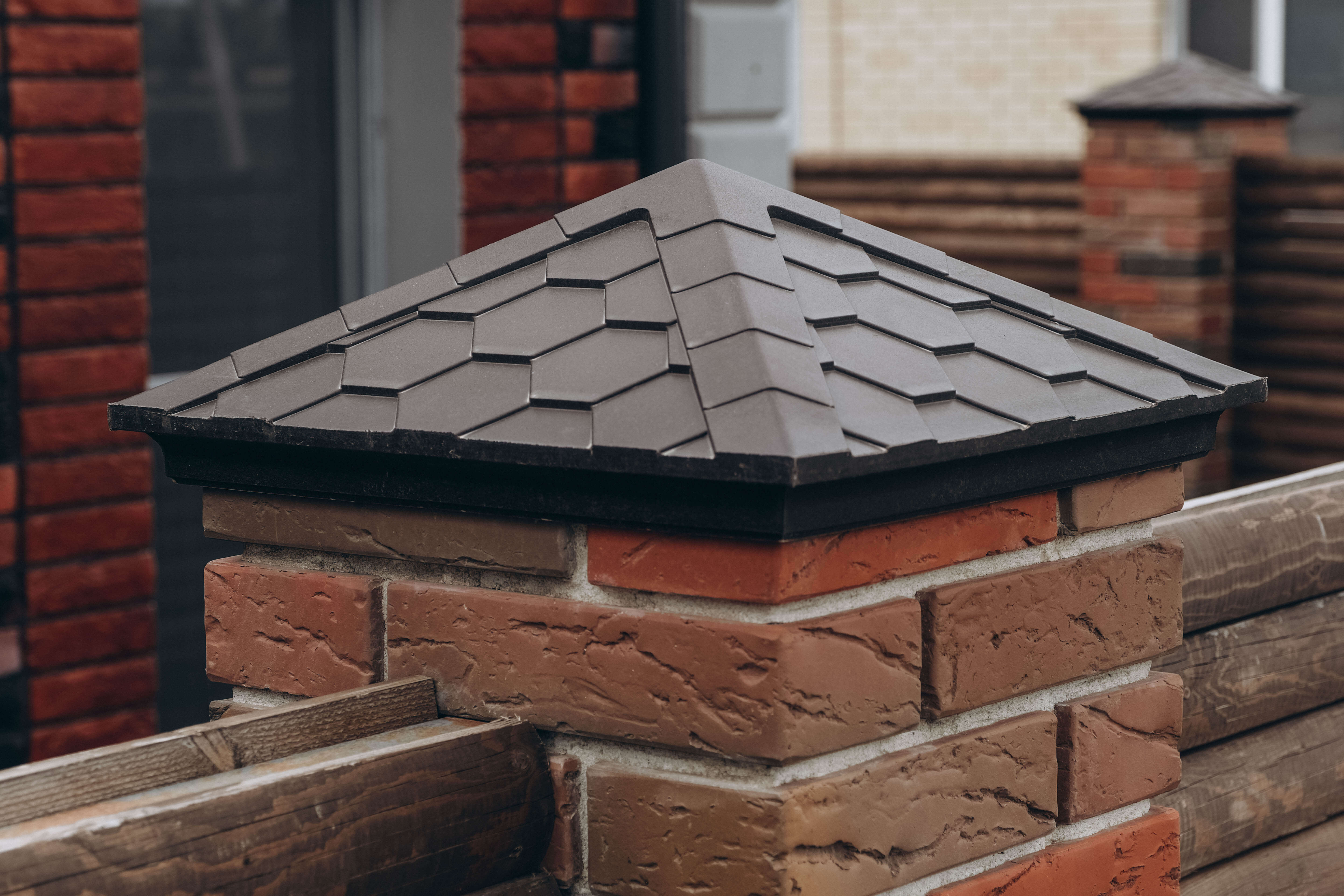 Колпак Zking Эверест Коричневый на столб 1.5х1.5 кирпича (390х390мм) в Салехарде фото